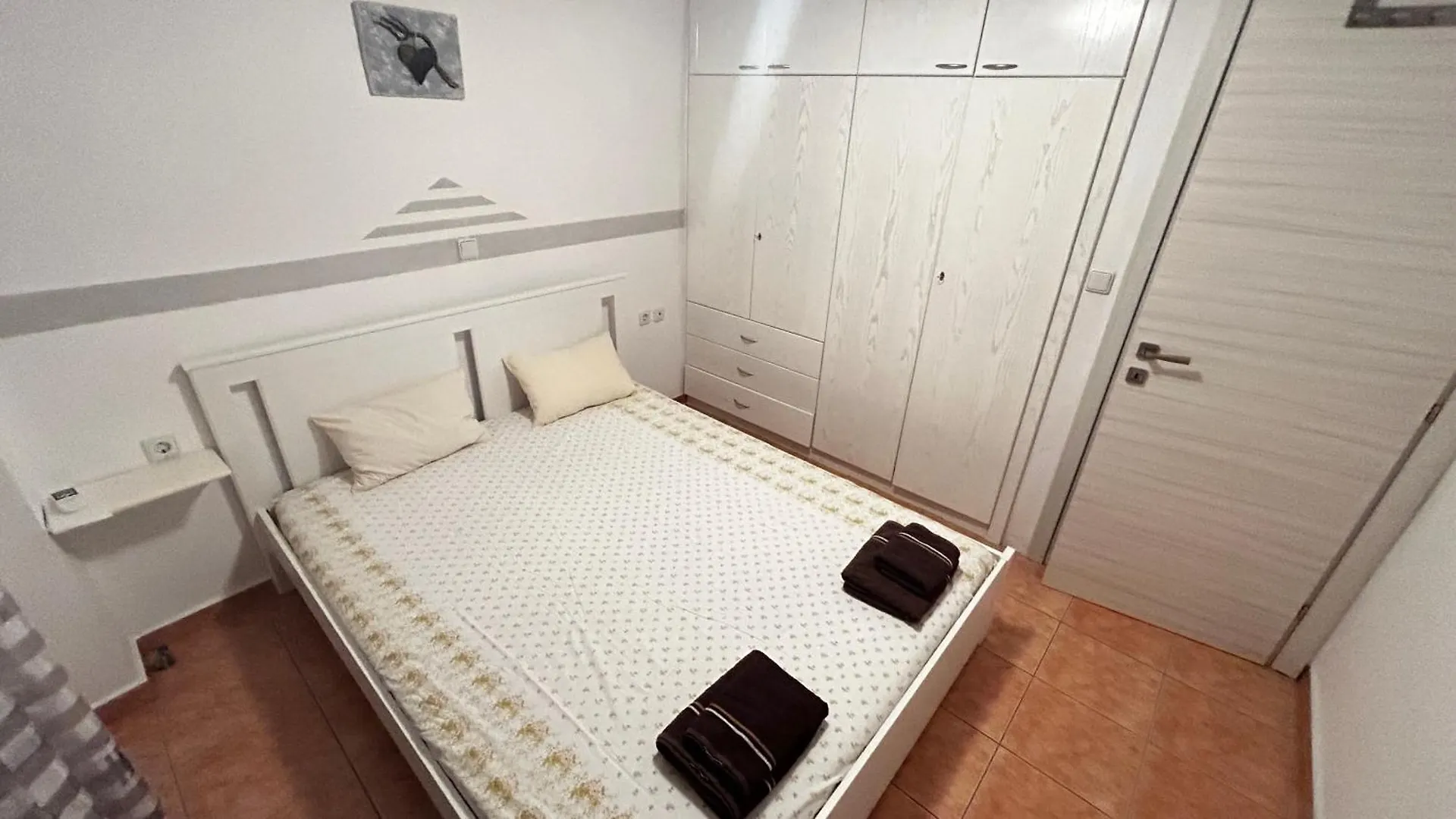 Kristine'S Sea View Apartment Polychrono